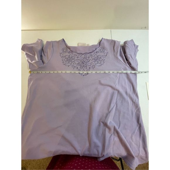 Quacker Factory purple short sleeve embroidered beaded blouse 2X - Picture 3 of 7